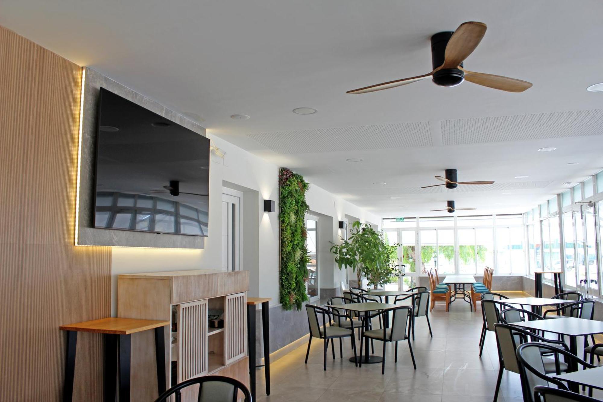 Hostal Restaurante El Cary Montemayor Bagian luar foto